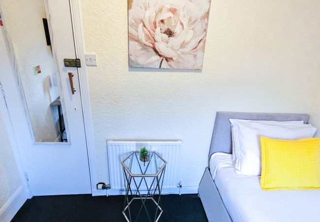 Hus i Inverness - mySTAYINN Telford 7 Bedroom House Hus i Inverness - mySTAYINN Telford 7 Bedroom House