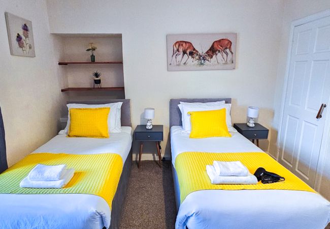 Hus i Inverness - mySTAYINN Telford 7 Bedroom House Hus i Inverness - mySTAYINN Telford 7 Bedroom House