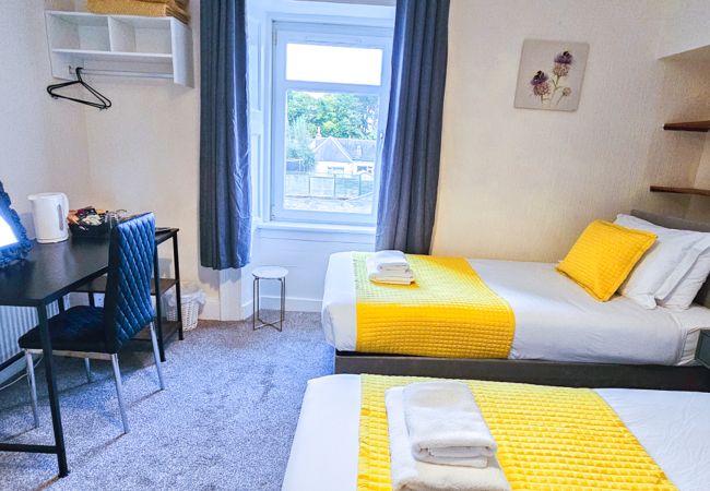 Hus i Inverness - mySTAYINN Telford 7 Bedroom House Hus i Inverness - mySTAYINN Telford 7 Bedroom House