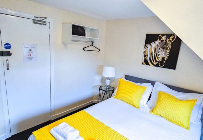 Hus i Inverness - mySTAYINN Telford 7 Bedroom House Hus i Inverness - mySTAYINN Telford 7 Bedroom House