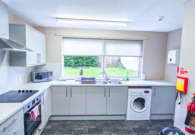 Hus i Inverness - mySTAYINN Telford 7 Bedroom House Hus i Inverness - mySTAYINN Telford 7 Bedroom House