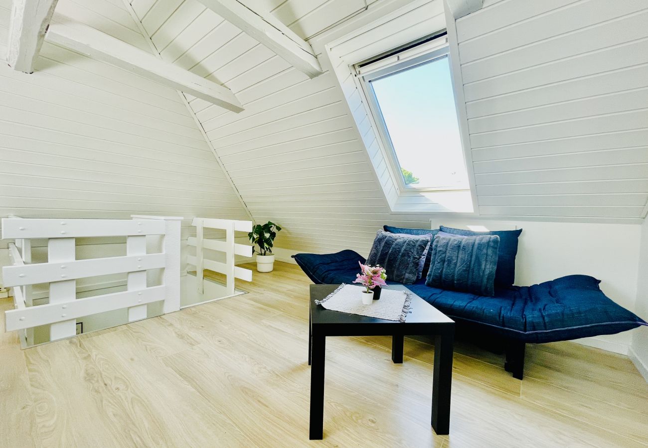 Lejlighed i Aalborg - aday - Modern 2 Bedroom Charming Central Apartment with Public Parking