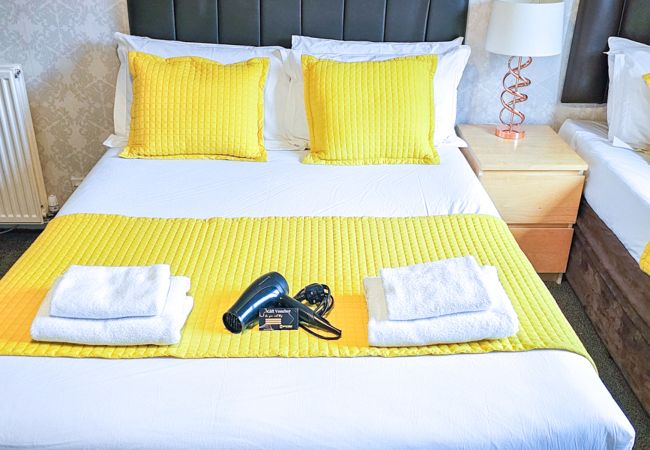 Hus i Inverness - mySTAYINN Strathblane 7 Bedroom House Hus i Inverness - mySTAYINN Strathblane 7 Bedroom House