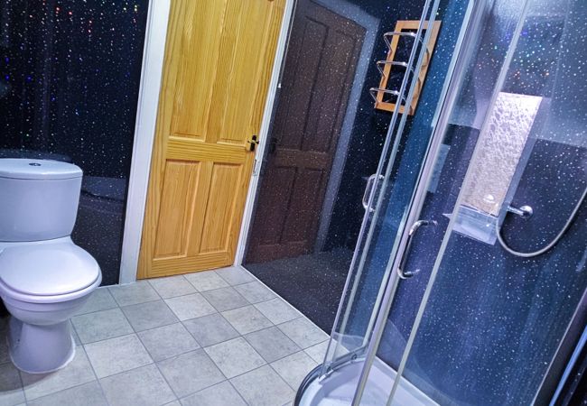 Hus i Inverness - mySTAYINN Strathblane 7 Bedroom House Hus i Inverness - mySTAYINN Strathblane 7 Bedroom House