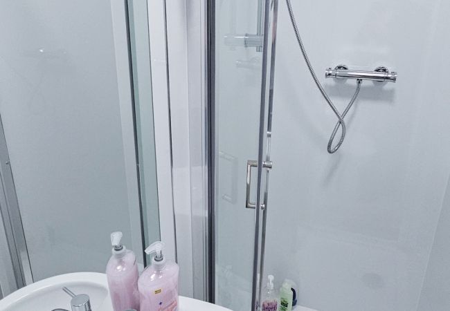 Hus i Inverness - mySTAYINN Strathblane 7 Bedroom House Hus i Inverness - mySTAYINN Strathblane 7 Bedroom House