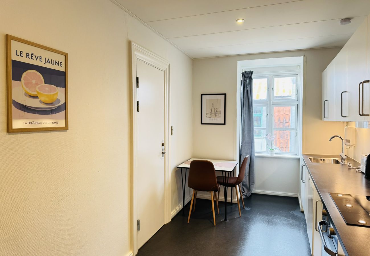Lejlighed i Aalborg - aday - Pedestrian Beautiful 4 bedroom Apartment