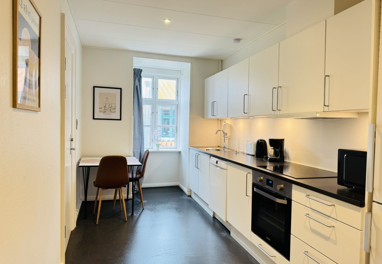 Lejlighed i Aalborg - aday - Pedestrian Beautiful 4 bedroom Apartment