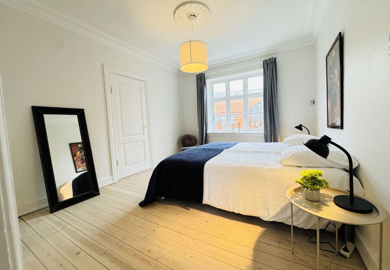 Lejlighed i Aalborg - aday - Pedestrian Beautiful 4 bedroom Apartment
