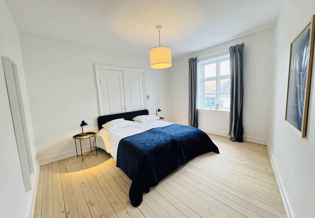 Lejlighed i Aalborg - aday - Pedestrian Beautiful 4 bedroom Apartment