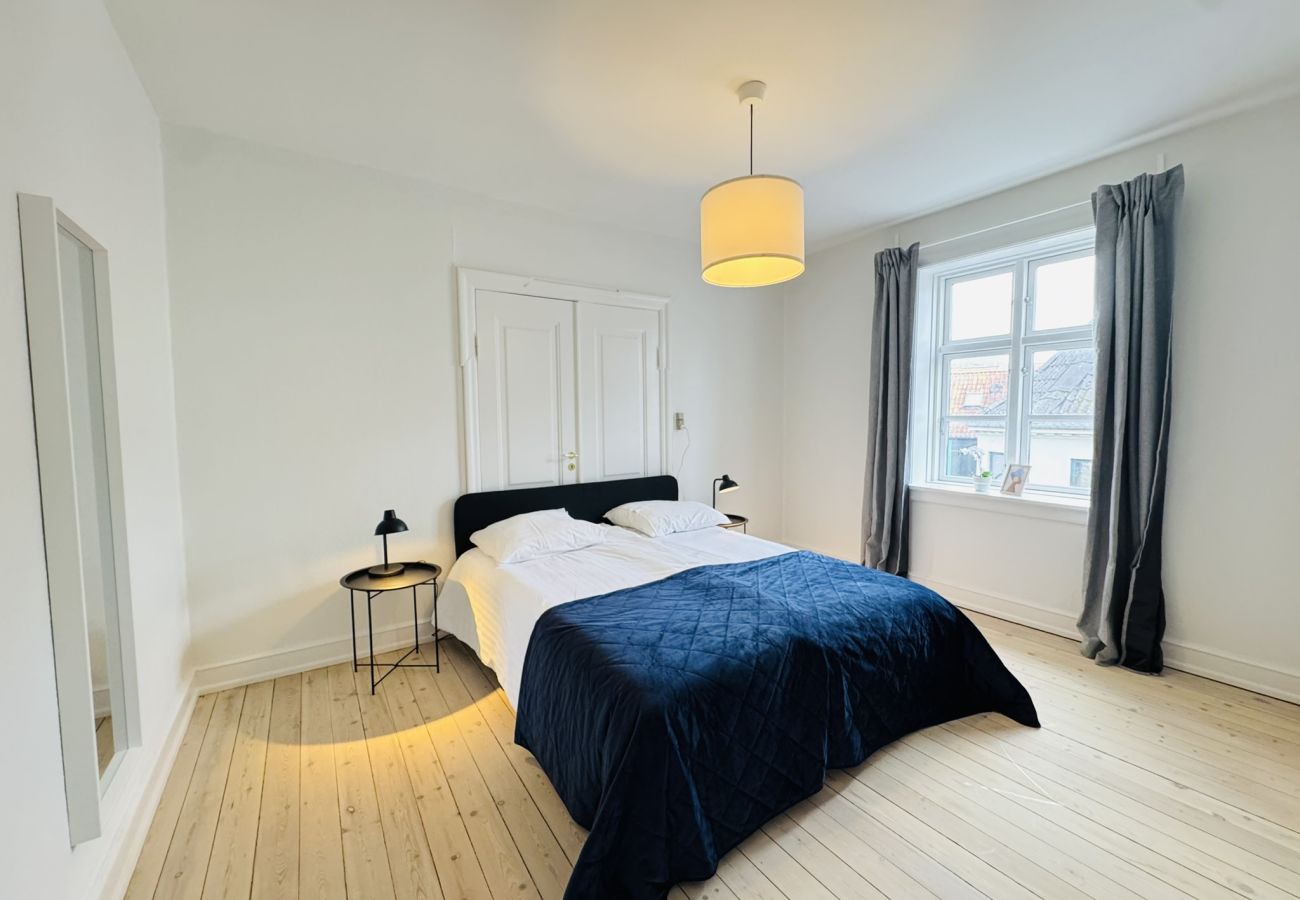 Lejlighed i Aalborg - aday - Pedestrian Beautiful 4 bedroom Apartment