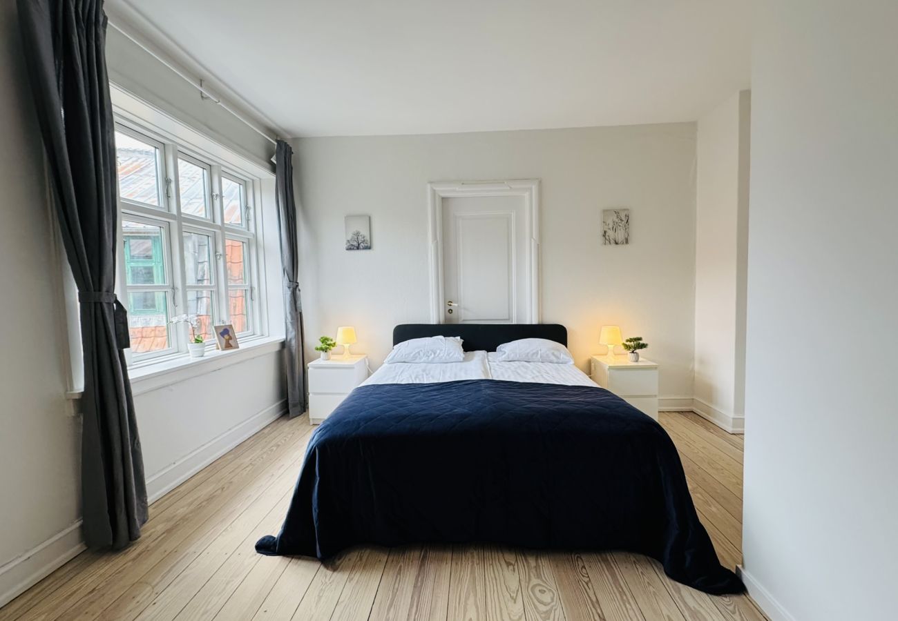Lejlighed i Aalborg - aday - Pedestrian Beautiful 4 bedroom Apartment