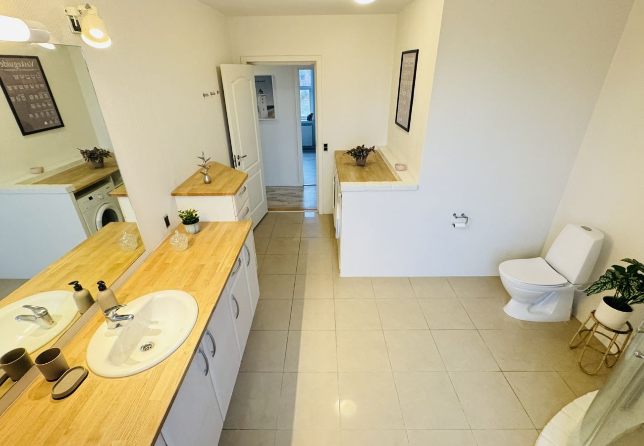 Lejlighed i Vodskov - aday - 5 bedrooms  modern living apartment in Langholt